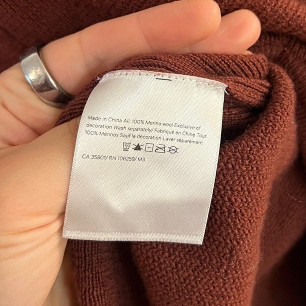 Lululemon Sit In Lotus 100% Merino Wool Cozy Women’s Sweater - Picture 8 of 8